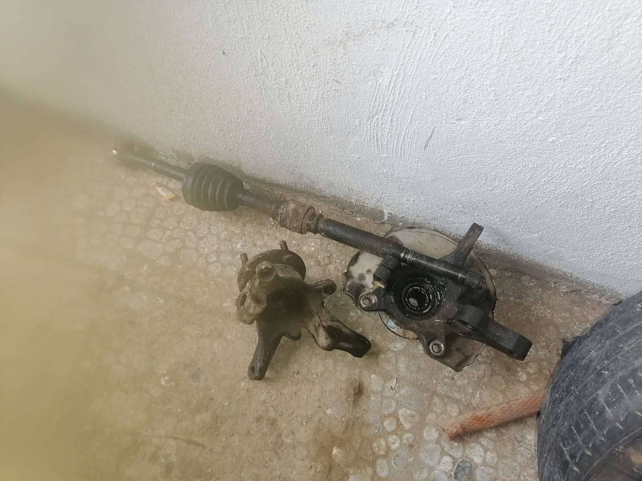 بولبرین خلفی عدد2/  35الف
شوتە کامل/15الف
استاب اکسل عدد2/  35الف
شفت درایم شفت مع صلیب25الف
عنوان کرکوک
***********
