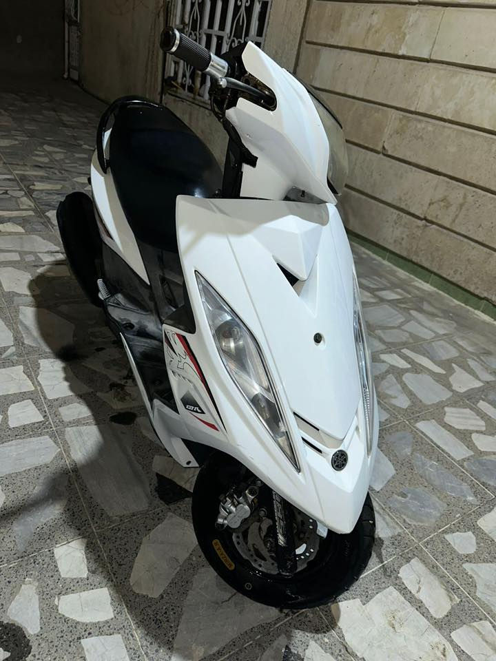 سلام عليكم دراجة جيتي ار بعده بحالة الوكالة مكفوله كفاله عامه شلعه ومعدل شك الكاع  كفرات بلاديه ختم واحد مكاني بغداد شارع فلسطين *********** السعر واحد وخمسين وبيه مجال
