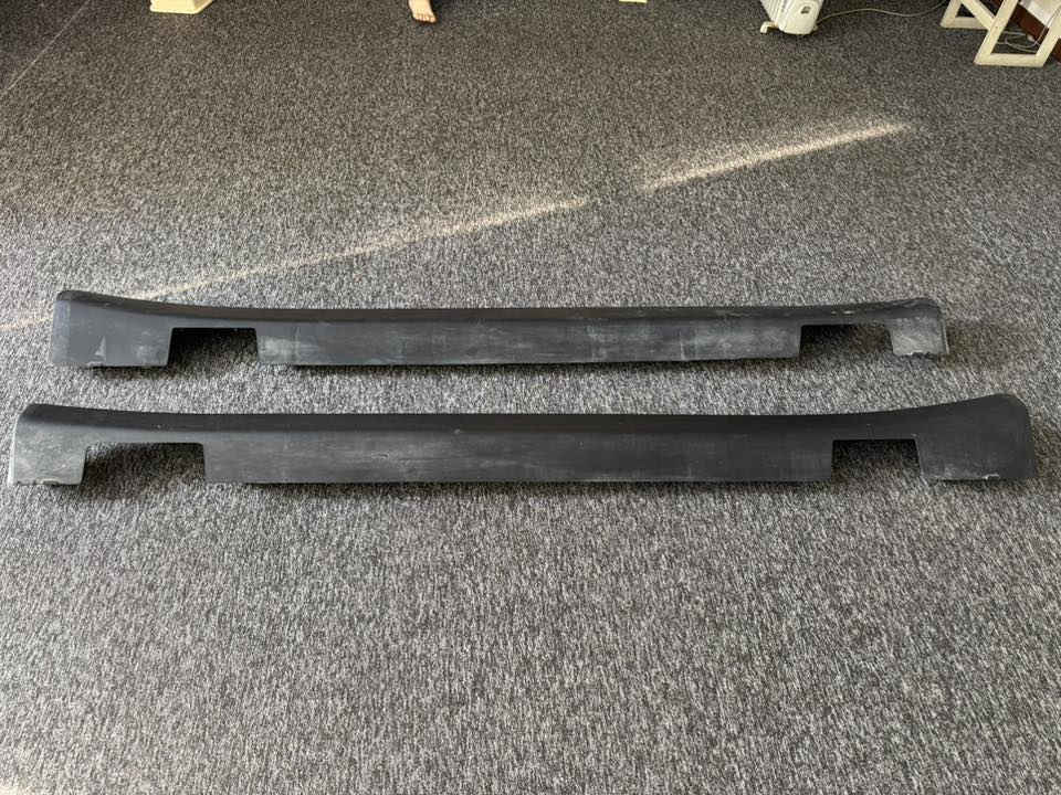 دوسات جيب شيروكي موديل 2022 الشكل الجديد 7 راكب اصلية ونظيفات جدا جدا اللي يريدهن يتصل على *********** واتس وتليغرام والمكالمات العادية
