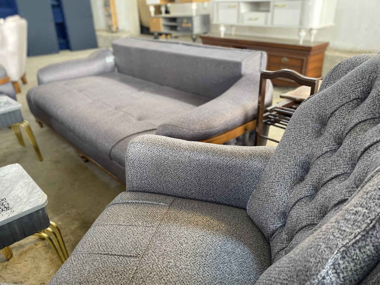 ‏‏‏‏يالله يتم بفضل الله تفريغ حاوية تخم مستورد🔥

تخم مودرن استيرادنا الخاص ١٠ مقاعد 
كوالتي عالي مواصفات عمل راقية جداً 
خشب زان مطعم بجميع الاركان الارجل زان 
الاسفنج سوفت طبي
قماش وتر بروف بوهيمي اصلي
نظام قلاب سرير

ضمان ٣ سنوات 🔴

السعر  ٨٥٠  الف 🔥🔥

متوفر بالنقد والاقساط على الماستر كارد📍📍

تم وصول تريلة جديدة اسعار بلااااااشششش

اسعارنا الانسب في العراق 🔥🔥
عروض وخصومات لأصحاب الحاويات

📍 العنوان:
بابل – الهاشمية – تقاطع السياحي

📩 للحجز ومعرفة الأسعار:
راسل الصفحة أو واتساب 👇

077 77715889 ☎️

✨ جرب… واحكم بنفسك …

#معرض_الحربي_ابو_عبدلله_لتجارة_الاثاث_المنزلي_الجديد_والمتسعمل
#بابل #ديوان #تخم #تسگام #جملة‏‏‏‏ ‏
