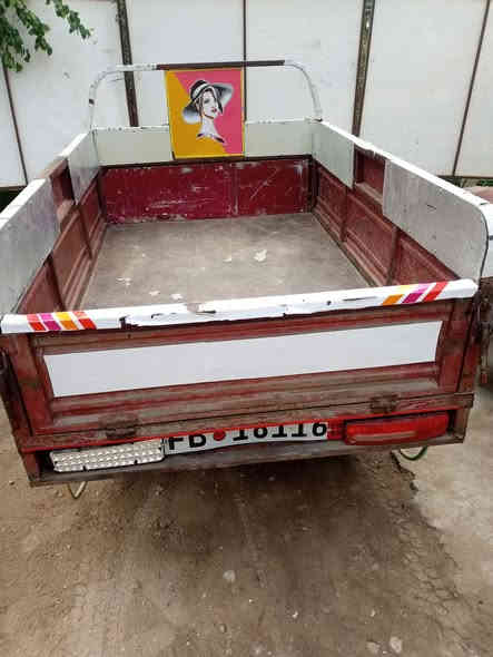 السلام عليكم ستوته للبيع موديل 15 مكينه 20 اوراق مقفوله السعر السعر 1500 بيها مجال   الشراي ينتصر 
***********
