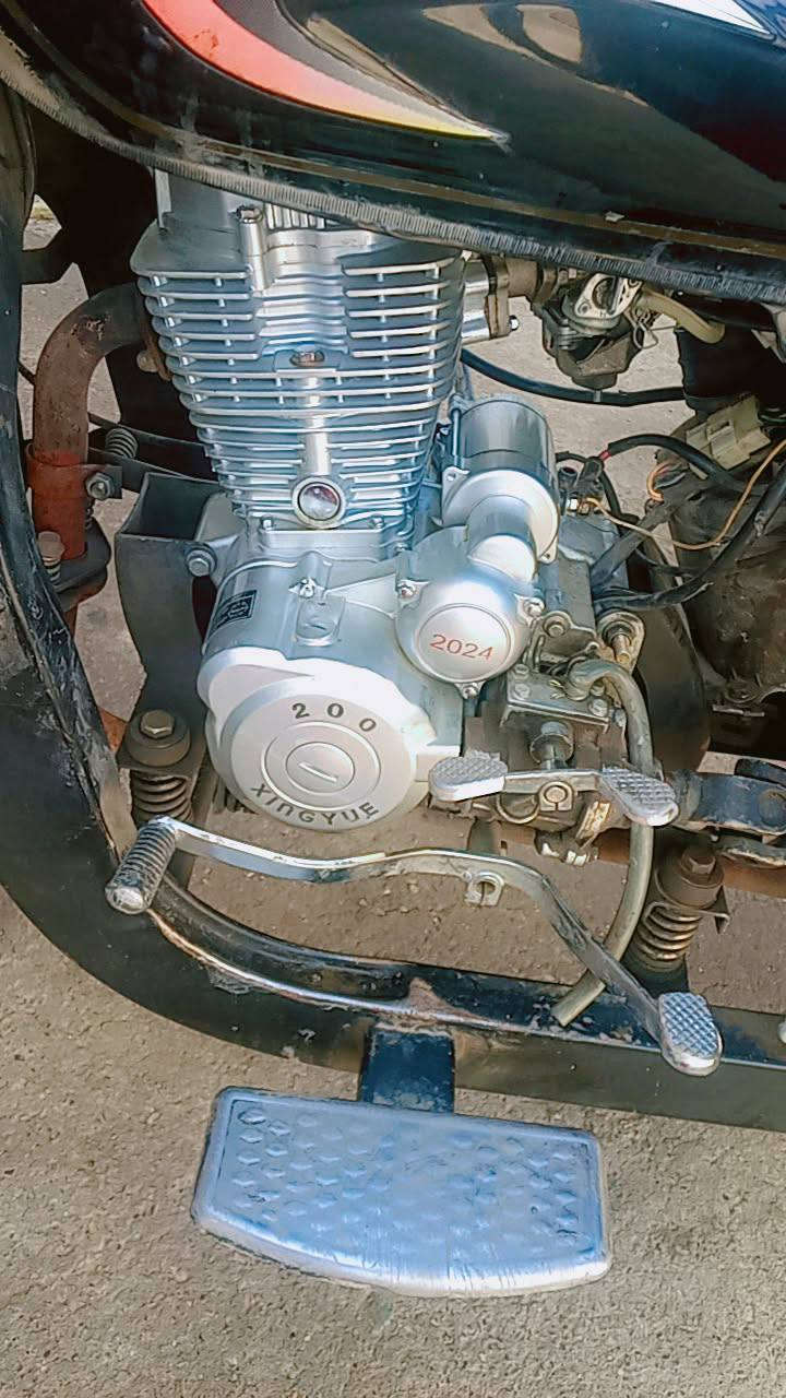 للبيع ستوته محرك جديد نضيفه اوراق كامله مكان مجمع زيتون ١٥٧٤ بيت سعر ١٧٠٠٠٠٠٠٠٠
