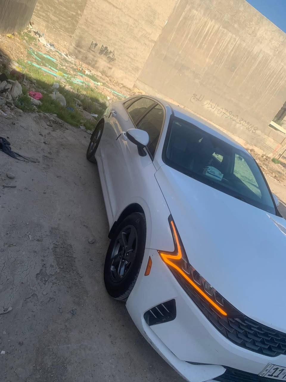 السلام عليكم K5 للبيع موديل ٢٠٢٣ رقم بغداد بسمي سنويه جديده سياره ضربتها كلش بسيط مثل ماواضحه بالصوره السياره تيربو 16
السعر ١٧٠
العنوان الغزاليه 
هاتف ***********
