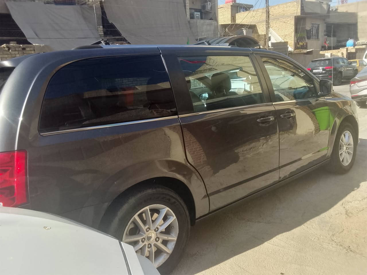 السلام عليكم سياره دودج كرفان موديل 20 للبيع سعر 170 مكان بغداد ***********
