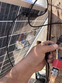 الواح طاقة شمسية ١٠٠ واط حقيقي وجهين طول متر عرض ٤٠ سعره ٥٠ الف 075049...