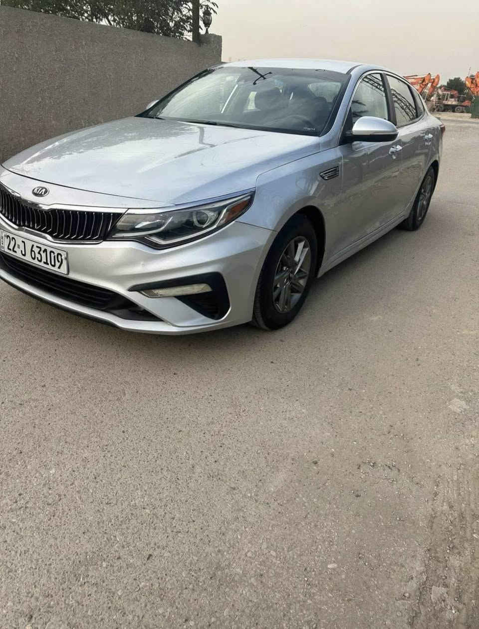 كيا اوبتيما وارد امريكي مديل 19
سيارة جاهزة مابيه نقص 
نص فول 
كير مكينه حداديه كفاله وسيارة نفس البصور 
2.4 المحرك
رقم اربيل سنويه تنتهي بشهر 10 هذا السنه. تريد تحويل ثاني يوم 
حادثه مثل ماموضح بلصور حادثه بامريكا وبيه بارد باب السايق
السعر 130 وبيه مجال 
الرقم ***********
