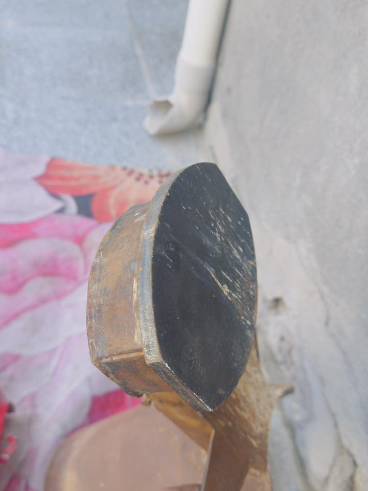 تانكي او راسطه للبيع اتانكي داخله وصخ عوزه تنضيف  صفاحيات تانكي موجوده سعره 20 بيه مجال او راسطه باكستانيه قديم شغل ثقيل 35 بيه مجال خاص ما متواجد هاذه رقمي ***********
