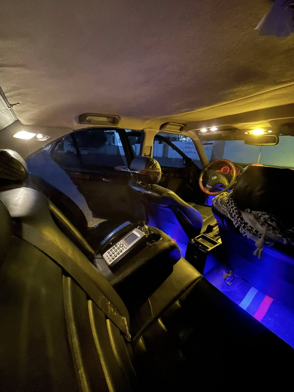 بەناوی خوا  بیئێم
مۆدێل (١٩٩٢) کوشن جلد ناوفۆرمیکا  دەشبولو بەرەدەرگای لۆکلۆکە  دەبل چەکمەجە لایت ناورەش بیلاد ویل مشەبەک ئەمریکی لۆک چوارتایەی لۆکی لەسەرە کامل کارەبایاتی بەشەرت هەموگیانی ئیشەکا گێچ ئێم هۆکی بیلاد  ٥٢٠ گێڕعادییە گێرو مەکینەی بەشەرت سوکان ئێم 
رەقەمو زینگەی تازەیە تا ٣١ بەناوی خۆمە سەیارەکە ٤پەنجەی  لایسەکنی هەیە لگەل ٤پەنجە دۆسەی سایەق بێ  لەحیمو مەعجون 
موشتەری تەلەفۆنکا  (***********)❤️
