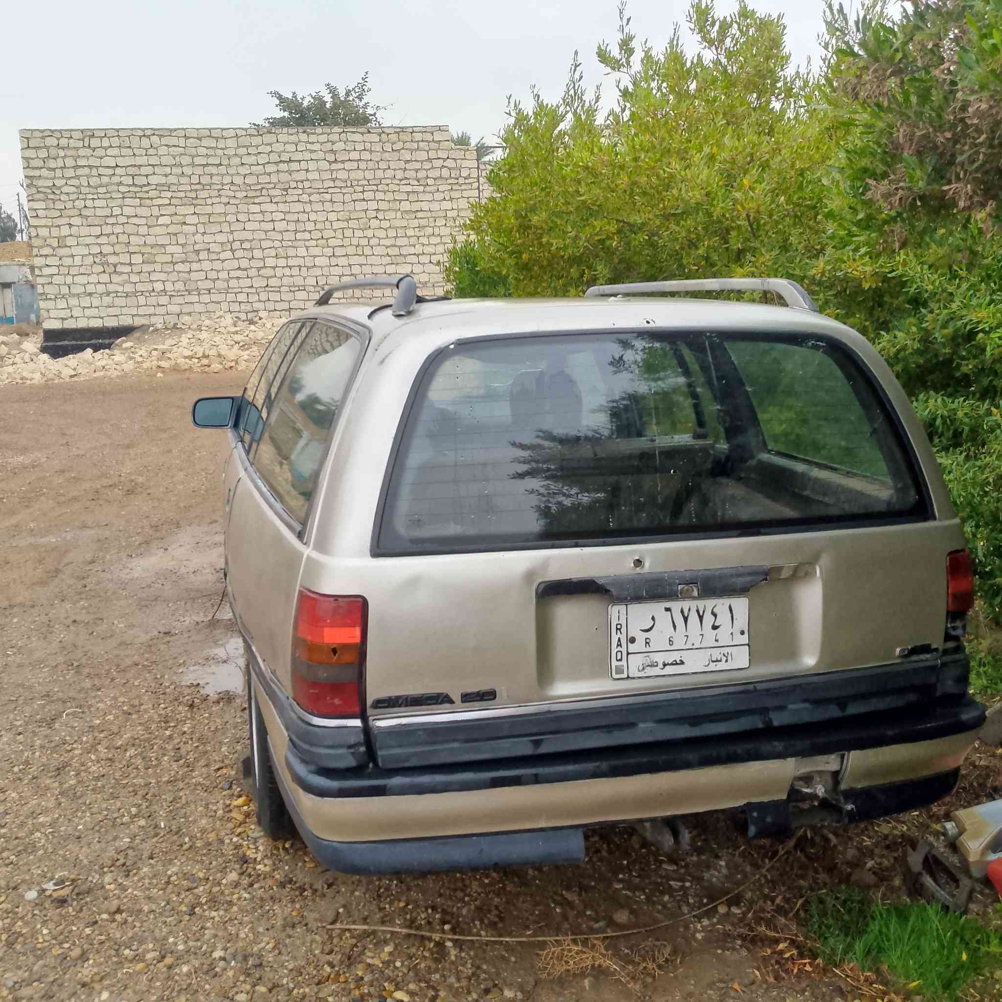 سياره اوبل اوميكا استيشن موديل 1991 اللون سلفري محرك 2000 رقم انبار ابيض مابيه اشكال داكها حاسبه لكن صاحب السنويه متحول من داره الى ديالى ومااندله بس اصوليه ومامطلوبه واشتريتها من بغداد بس قطعت نار بالدشبول هنا في البيت وتركتها بيه شويه نواقص بسيطه السعر 12 ورقه وبيها مجال الشراي يتصل بالرقم *********** وبيه خير ويتدلل ومن الله التوفيق
