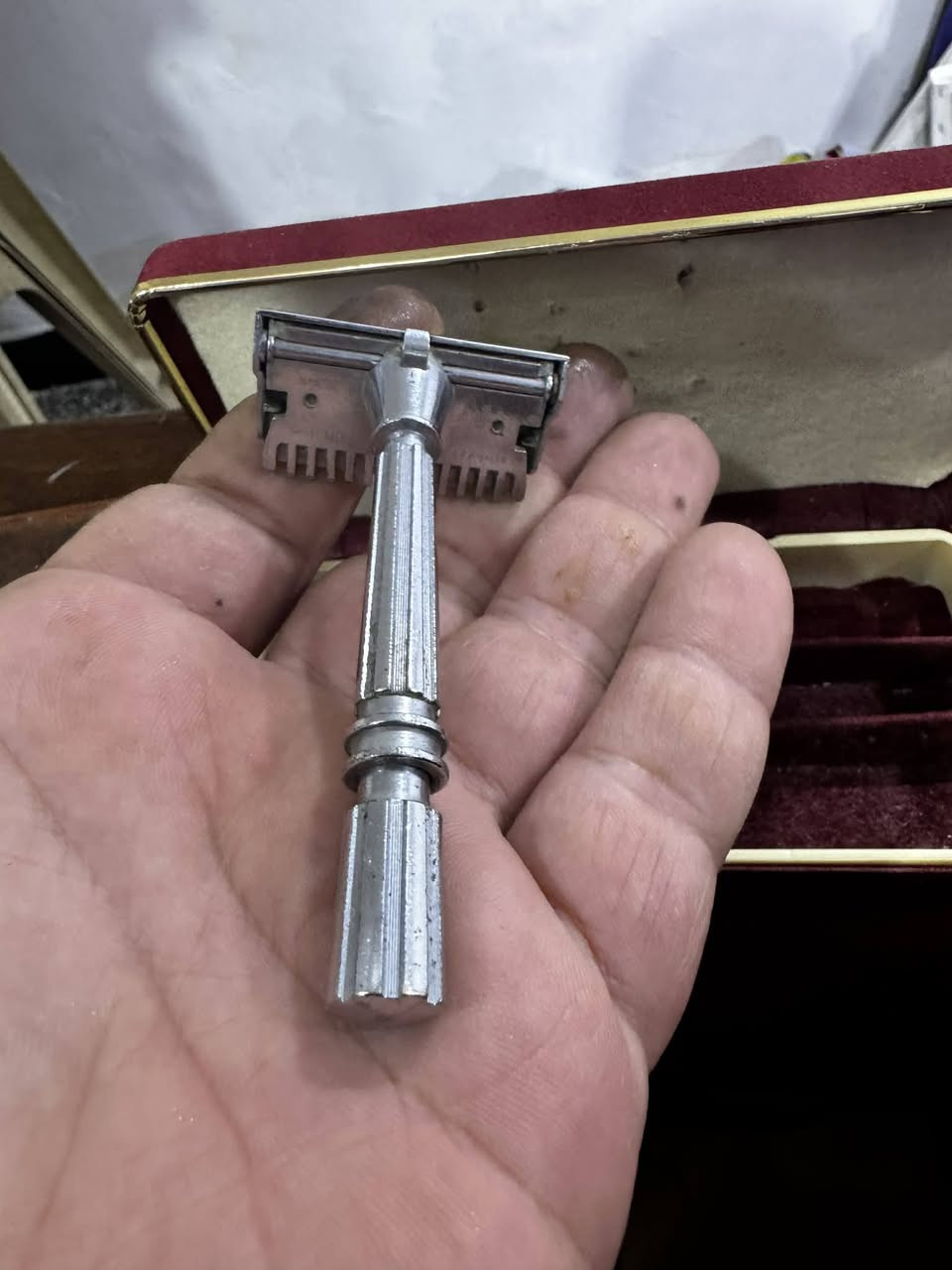 مكينة حلاقة كيمي أمريكي صناعة الثلاثينات نحاس طلاء فضة السعر 30 الف نهائي ***********
