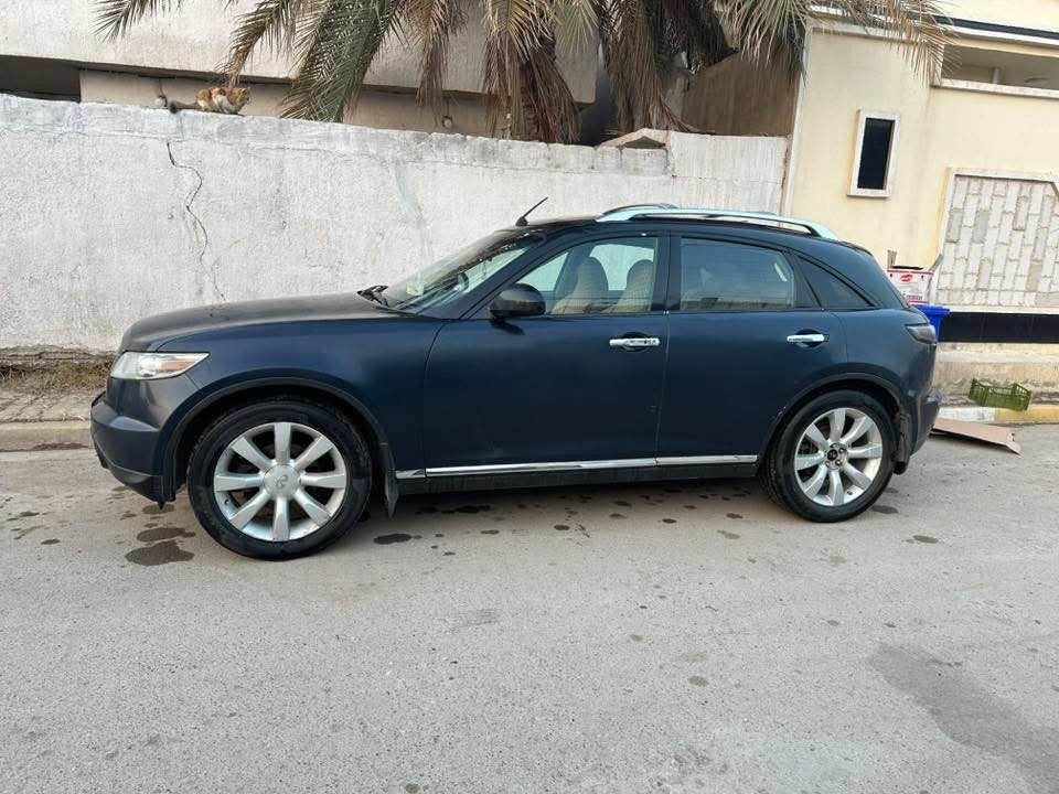 السلام عليكم 
انفنتي fx35 موديل 2008 
تقريباً ماشية 125 ..
معروفة مواصفات الانفنتي
محرك وكير بحالة جيدة جداً 
تبريد ممتاز ( بيهة مراوح ثنين ) 
السيارة بصمة وفتحة وكشنات جلد كهرباء وفول تحكمات
 صدر امامي جديد مصارلي فترة من بدلتة 
والصدر الخلفي بحالة جيدة 
للعلم السيارة وارد امريكي بدون غرق حادثهة باب الصدر فقط بدون تكم او قمارة او شاصي 
وقبل فترة نضرب الجاملغ اليسرة جهة السايق وعندي صور للضربة تعدل ( حار ) ونصبغ ؏ كدة 
السيارة رقمهة حلو ويعتبر مميز 
واكيد بأسمي تحويل ثاني يوم 
كدامكم حال السيارة وان شاء الله جاهزة 
السعر 103 
مكاني بغداد المدائن ..
واتس *********** بغداد, العراق
