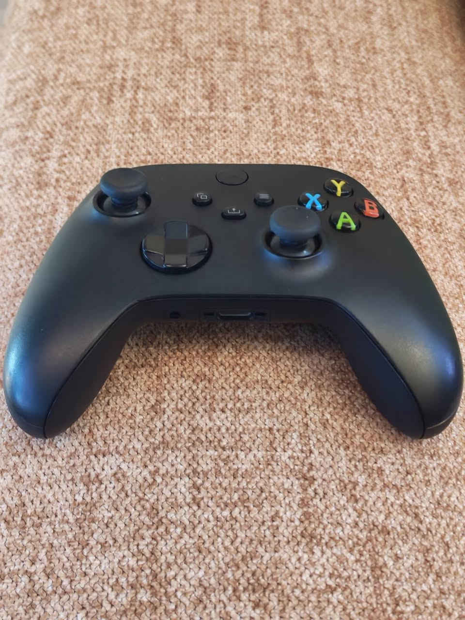يدة إكس بوكس سيريس إكس اصلية مال جهاز استخدام قليل نظافة 100% شرط الفحص بدون درفت او اي مشكلة بالازرار 
سعر ٥٠ الف مجال قليل مكاني بغداد الشعب


**إذا كنت صاحب هذا الإعلان وتريد حذفه لأي سبب، رجاءا أرسل رسالة إلى الدعم الفني**