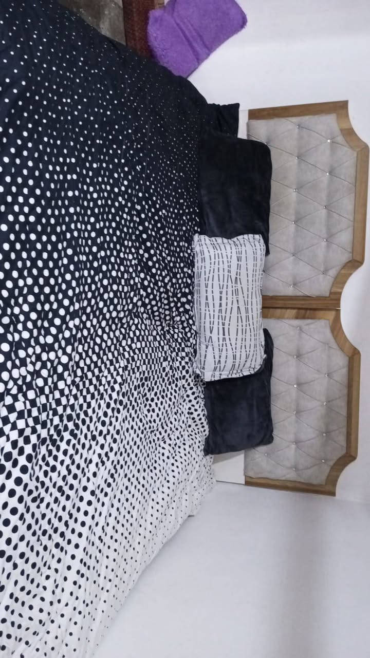 غرفه تركيه شبابيه بناتيه سريرين استخدام كلش قليل بعدهي جديده كامله 
سعرهه 400 لاستفسار ***********
