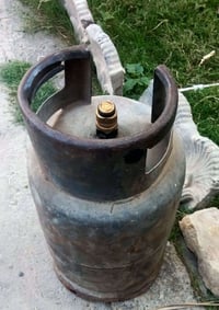 قنينه غاز للبيع بسعر مناسب الاستفسار اتصال عله الارقام  07885286440 07...