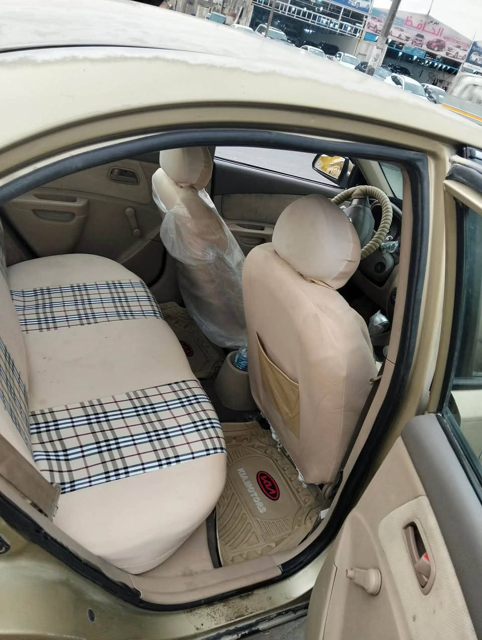 سلام عليكم كيه ريو موديل 2008 وراد امريكي بيه جاملغ الامامي بدون دواخل سياره ماشيه 74 حقيقي كير مكينه مكفول مكينه 1600 تخم تاير تبريد ثلج تتفه شغاله صدر امامي خلفي جديد متصرف عليه الف رقم بغداد رقم انكليزي معروضه 73 بيه مجال مكان بغداد شارع فلسطين 
مكلف بل نشر 
‭0771 286 5231‬ بغداد, العراق
