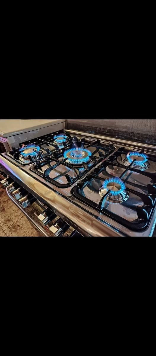 سلام عليكم ورشه تصليح كافه أنواع الطباخات وتنظيف وتبديل ونجيكم للبيت رقم الهاتف ***********متواجد
