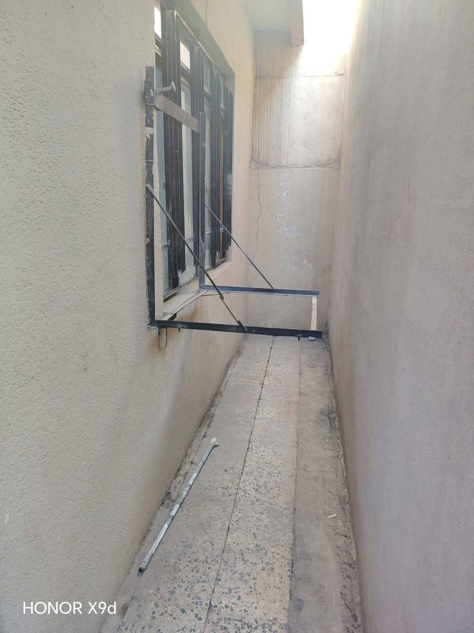 بيت الايجار حي البكر غرفتين نوم وهول واستقبال مطبخ وصحيات  قرب مدرسه الرقم  ***********/ ***********          مكتب تاج الملوك    350/السعر
