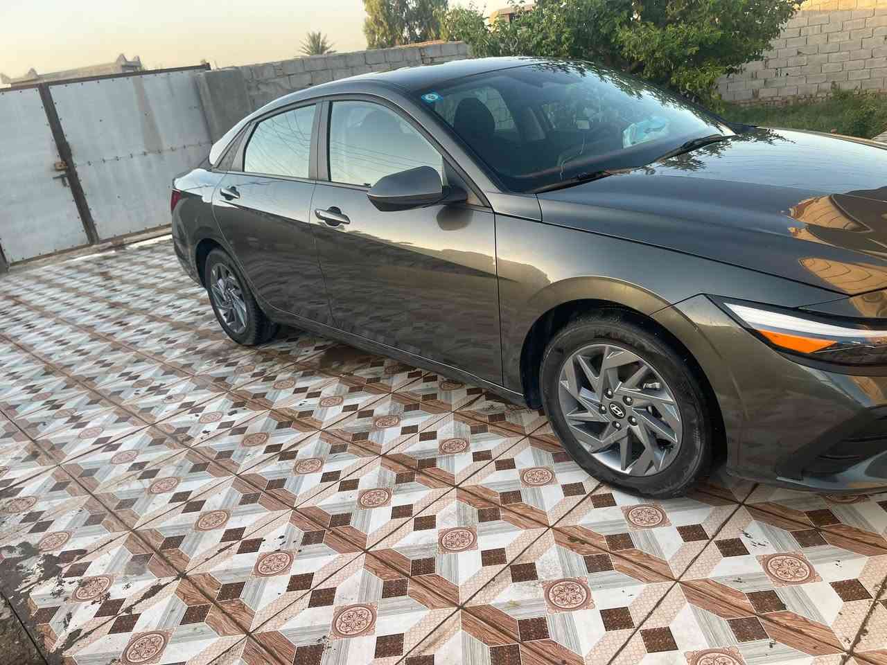 النترا هايبرد امريكي موديل 25  السياره بدون تبديل وبدون صبغ فقط شويه بارد صور الحادث بالمنشور  السيارة مرقمه بغداد 
مواصفات بلو هايبرد
بصمه تشغيل عن بعد رادار امام وجانبي خلفي ترحيب بصمة سايد بريك بصمه توقف ذاتي ثلاث انضمه قيادة 
السياره حديده ماشيه 23
مكان سياره بابل قرب سيطرة الاثار
***********
السعر 155 وبيها مجال
