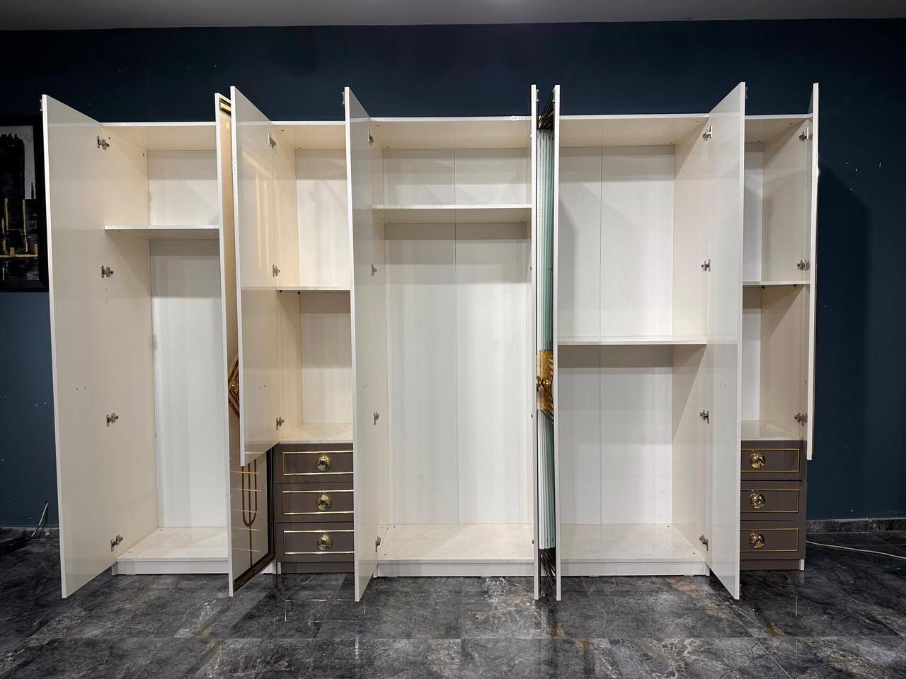 غرفه نوع (باباتي) ١٠ قطع للاستفسار الاتصال على الرقم ***********
