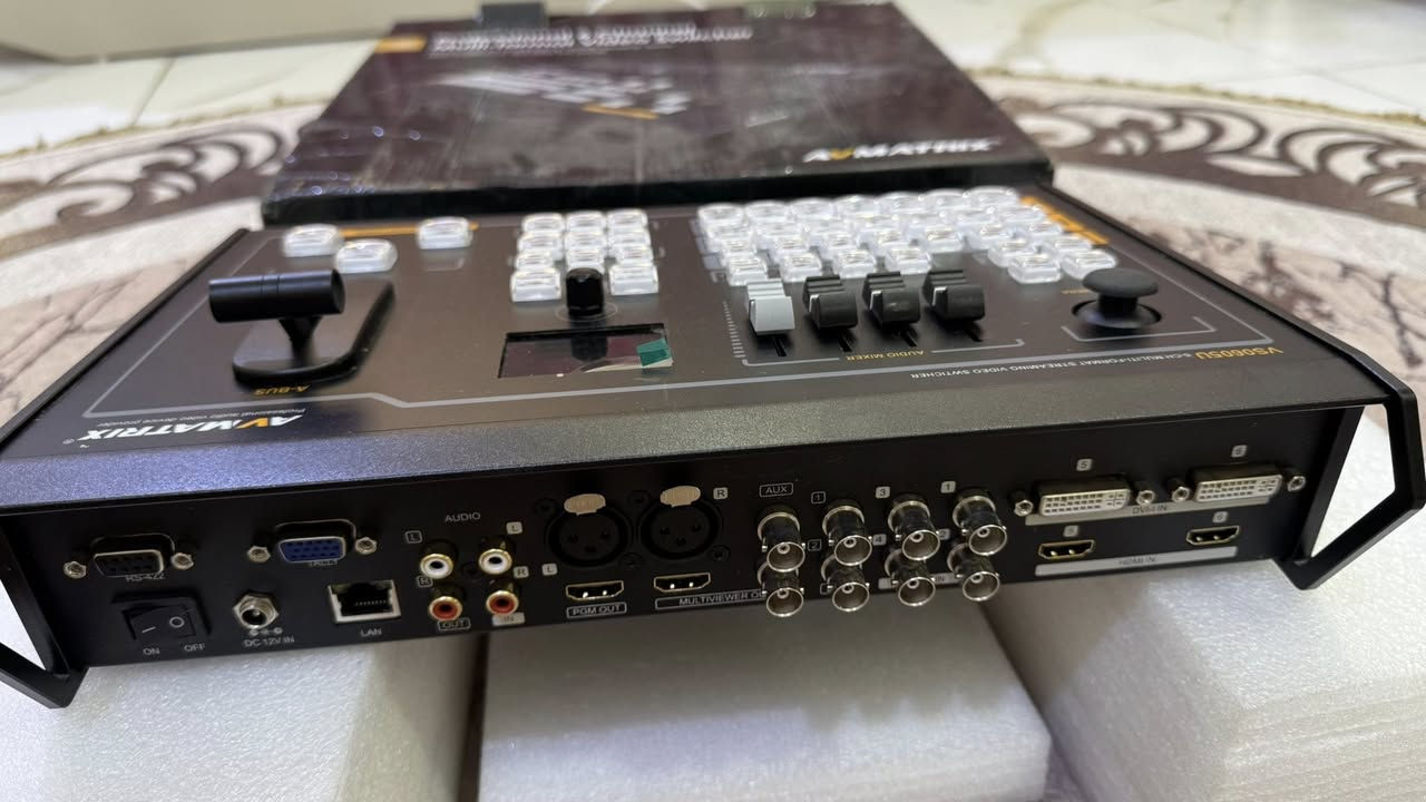 ‏سلام عليكم مكسر  للبيع السعر 600$ اتصال ***********
