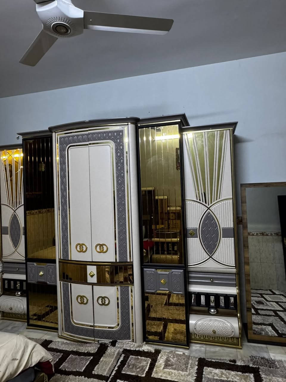 السلام عليكم  غرفه ٨ قطع تركيا 🇹🇷
غرفه مستعمله قليل كلش
غرفه جديده بمعنا الكلمه 
مكان بغداد الامين الثانيه 
اني مكلف ب النشر الي يريده يتصل على هذا الرقم 
للاستفسار ***********
