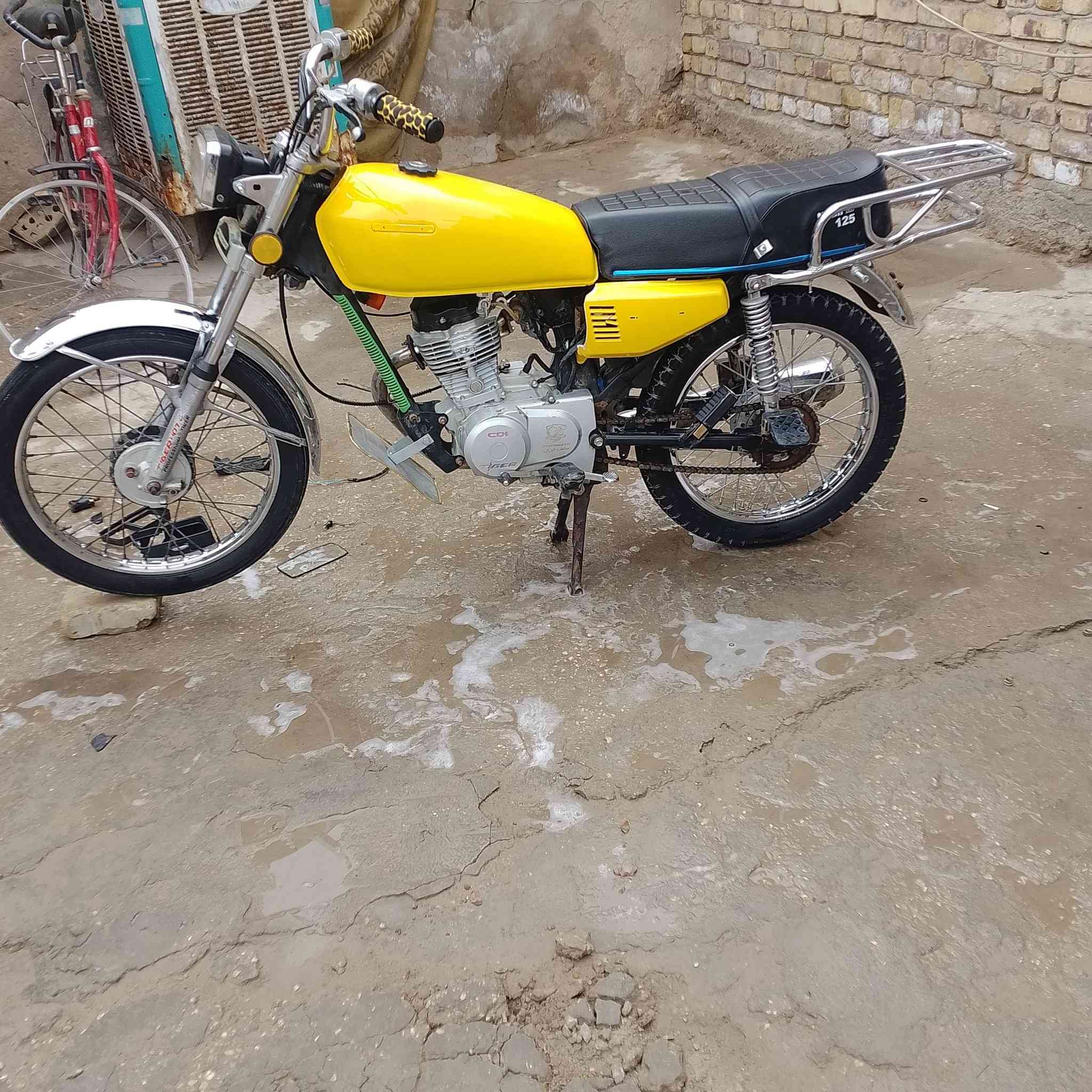 اسلام عليكم 4كير دراجة نضيفة شوفت عينك الموديل 19السعر خاص ***********متواجد واتساب تصال
