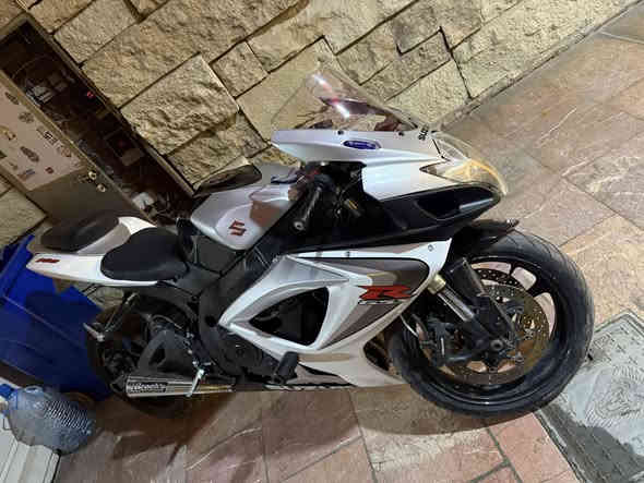 السلام عليكم جكسر محرك ٦٠٠ موديل ٢٠٠٧  رقم بغداد باسمي ماشيه ٣٠ الف كيلو كفرات تجاري abs عليه تطواله وتهبيطه  الدراجه مرتبه احلا من الصور مكاني بغداد / المنصور 
رقمي*********** (السعر ٤٥ ورقه)
