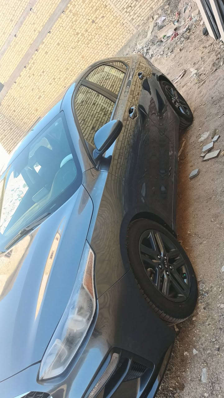 فورتي 19 بغداد حره مشروع وطني بأسمي تحويل ثاني يوم ضربته جاملغ مبدل وحافت البنيد مكينه 2000 دوش على وضع الشركه كير عادي السياره ماشيه 91 ميل سياره جديده مكان السياره الفظليه السعر 120 وبيه مجال ***********
