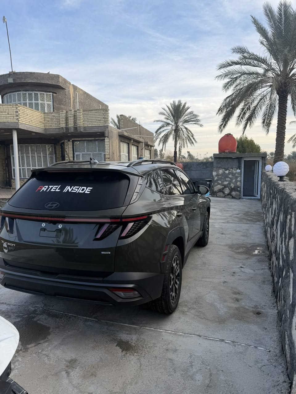 السلام عليكم 
توسان م ٢٥ دخول جديد السياره تقريا كلين بدون صبغ كفاله حتى الدعامات ممفتوحه فقط بارد بمقدمت البنيد السياره مميزه من حيث اللون والموصفات

موصفات 

بصمه 
فتحه
تشغيل عن بعد
جنطه كهرباء
كشنات كهرباء
رادارات
كامره
شاشه كبيره متصل
كشنات تدفئه تبريد 
شاحن لاسلكي
تبريد قطعتين 
كير تعليك
ويل كب مميز 
كشنات مختمه xrt
مودات قياده
تبريد بيانو 
هيتر استيرن 
حساس خلفي
ويل كب مميز
اكزوزات بلاديه

السياره فئه xrt لون مميز عسكري زيتوني

مكينه ٢٥٠٠ 

ماشيه ٢٠ الف

السعر ٢١٥ وبي مجال 

مكاني بابل 

***********
