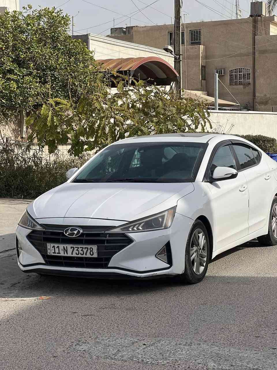 السلام عليكم
ELANTRA 2019  
وارد كندي رقم بغداد 
سعة المحرك : 2000 
عداد المسافة : 110 km 
كلين تايتل بدون قطرة صبغ 
طخة بالبنيد وممصلحة ع وضعها البلادي + صور الحادث ورقم الشاصي بالمنشور 

المواصفات ؛
_ بصمة تشغيل + بصمة ابواب
_ فتحة سقف 
_ شاشة كبيرة 
_ مانع تصادم 
_ نظام النقطة العمياء 
_ تحديد مسار 
_ كشنات تدفئة 
_ كشنات جلد 
_ هيتر ستيرن 
_ عازل حراري عمل
وبقية المواصفات الاعتيادية 
السيارة جديدة والكير AT 
المرغوب 
السعر 138 وبي مجال جداً بسيط 
الشراي يتصل ع الرقم 
*********** 
مكان السيارة بغداد العامرية
