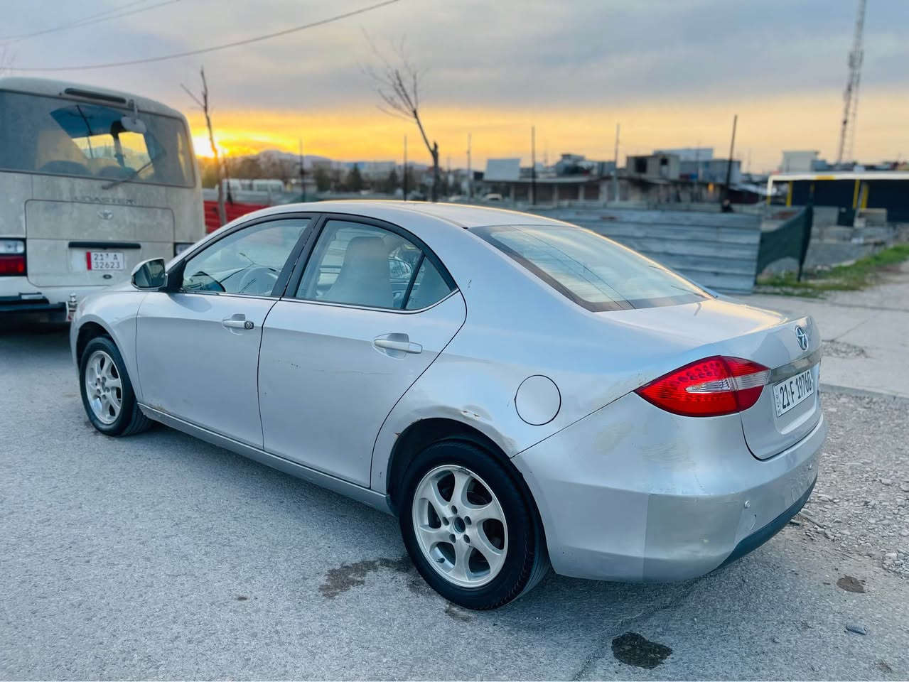 جاک  حەجم گەورە مۆدیلی ٢٠١٢ بی بۆیاخ بی دەعم و لێدراو گیرو مەکینەی بیلاد لانسەر سەنەوی تا ٢٠٣١ تازەیە بەناوی خۆمانەوەیە تایەی تازەیە بی تەقەو رەقەیە تەبرید ساردو گەرمی بەشەرت ناو دەری زۆر جوانە بی مەسەرەفە سەیارەکە سعری ٥٥ گەلاو معامەلە  شوێن هەلەبجەی تازە 
ژ.م *********** ڤایبەر و واتسابی لەسەرە السليمانية, العراق
