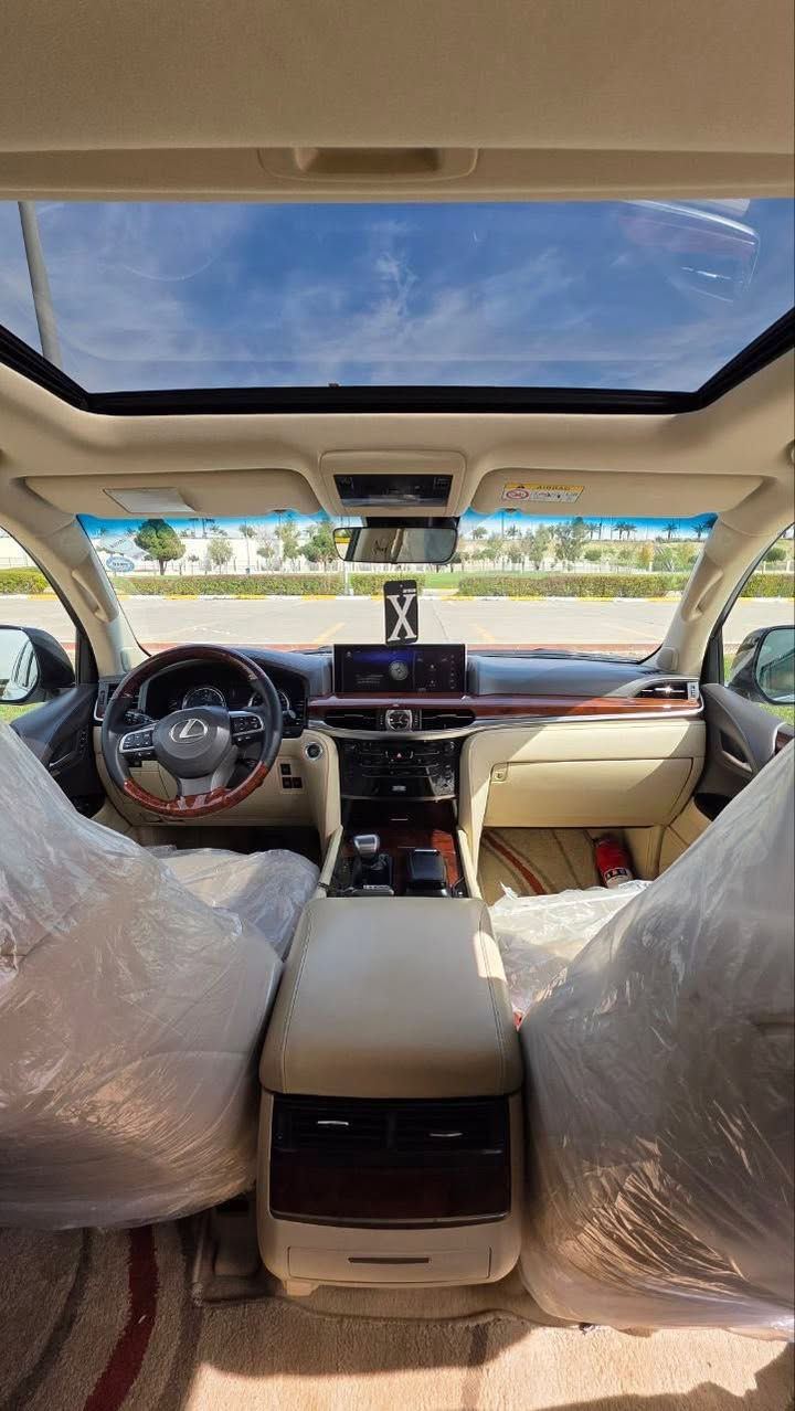 🚗 للبيع لكزس 2017 فل كامل Super Sport Plus
سيارة فخمة ونظيفة جداً، جاهزة للاستخدام وما تحتاج أي مصروف.

المواصفات:
 • محرك V8 سعة 5.7 لتر قوي
 • قير أوتوماتيك 8 سرعات
 • دبل (دفع رباعي)
 • رنقات سبورت قياس 21
 • فتحة سقف
 • ليتات LED
 • كاميرات 360 درجة
 • حساسات أمامية وخلفية
 • جلد فاخر
 • مقاعد كهرباء مع تبريد وتدفئة
 • شاشة كبيرة + نظام ملاحة
 • نظام صوت فاخر Mark Levinson
 • شاشات خلفية للركاب
 • تشغيل بصمة
 • رادار ومثبت سرعة

🔥 السيارة فل كامل أعلى فئة Super Sport Plus
📍 الموقع: أربيل 

📞 للاستفسار:
***********

قناة تليكرام 

https://t.me/Noor_almarifa
