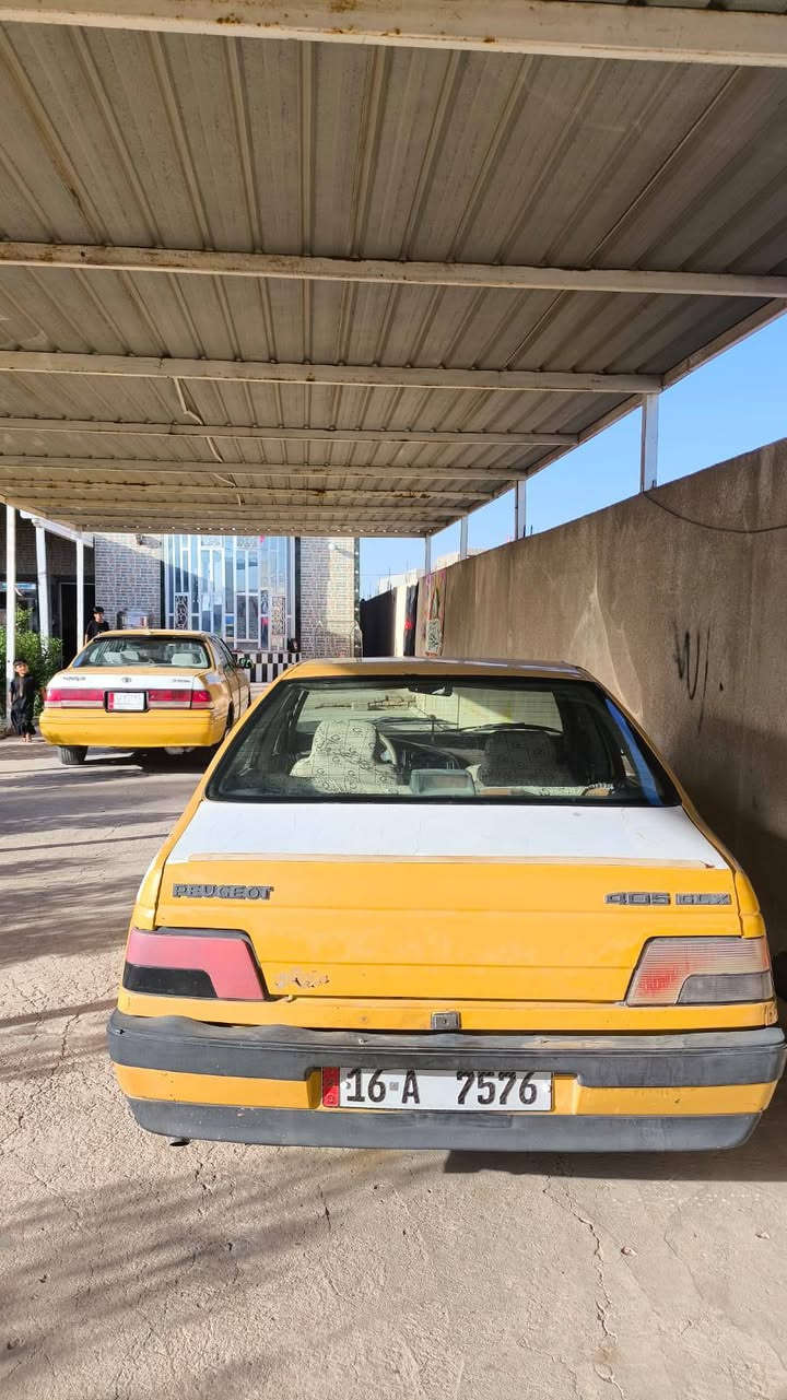 تحيه طيبه 
بيجو GLX
2013
رقم واسط انكليزي 
باسمي شرط 
مصفره هيئه وغرامات وكلشي
سنويه 2030
جاهزه للأخير 
گير ومحرك 100%
حداديه وتخم تاير 100%
كهربائيات 100%
تبريد ثلج 🥶
جاهزه وكل نقص ما بيها 
مكان السياره بابل الحله ورديه داخل قرب سيد موسى)))) 
 ***********
