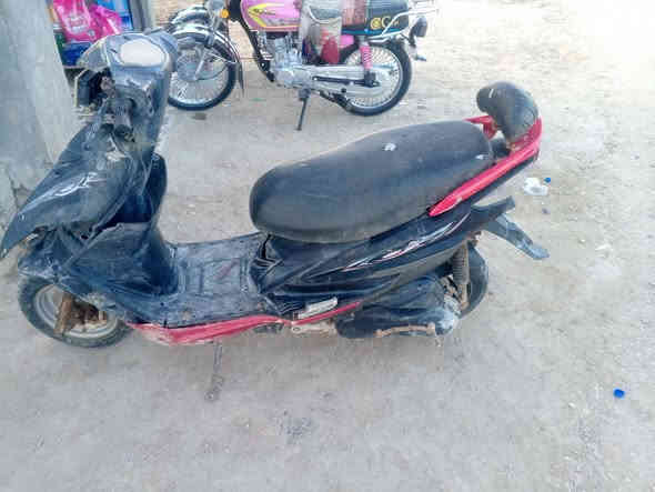 للبيع دراجه زنبوره السعر 200 نضيفه وتصال *********** مكان بابل سدت الهنديه المهناويه
