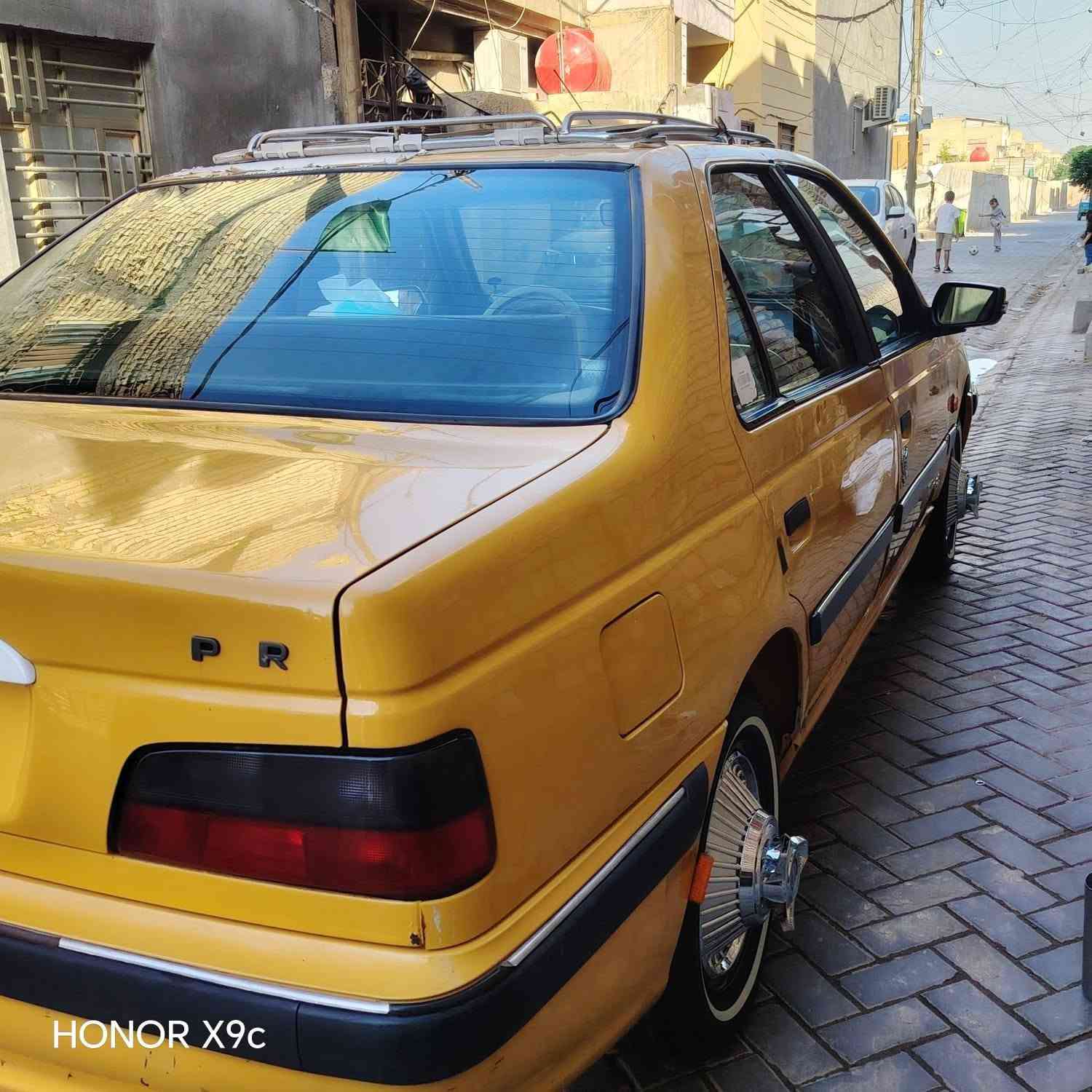البيع سياره بيجو باص موديل 15 بيه خيط تبخير وبيه قطه بنيد مبدله سياره جهازه من تخم تاير وهورنات بوش اني مكلف بل نشر وهذه رقم صاحب السياره *********** مكان بغداد مدينه الصدر
