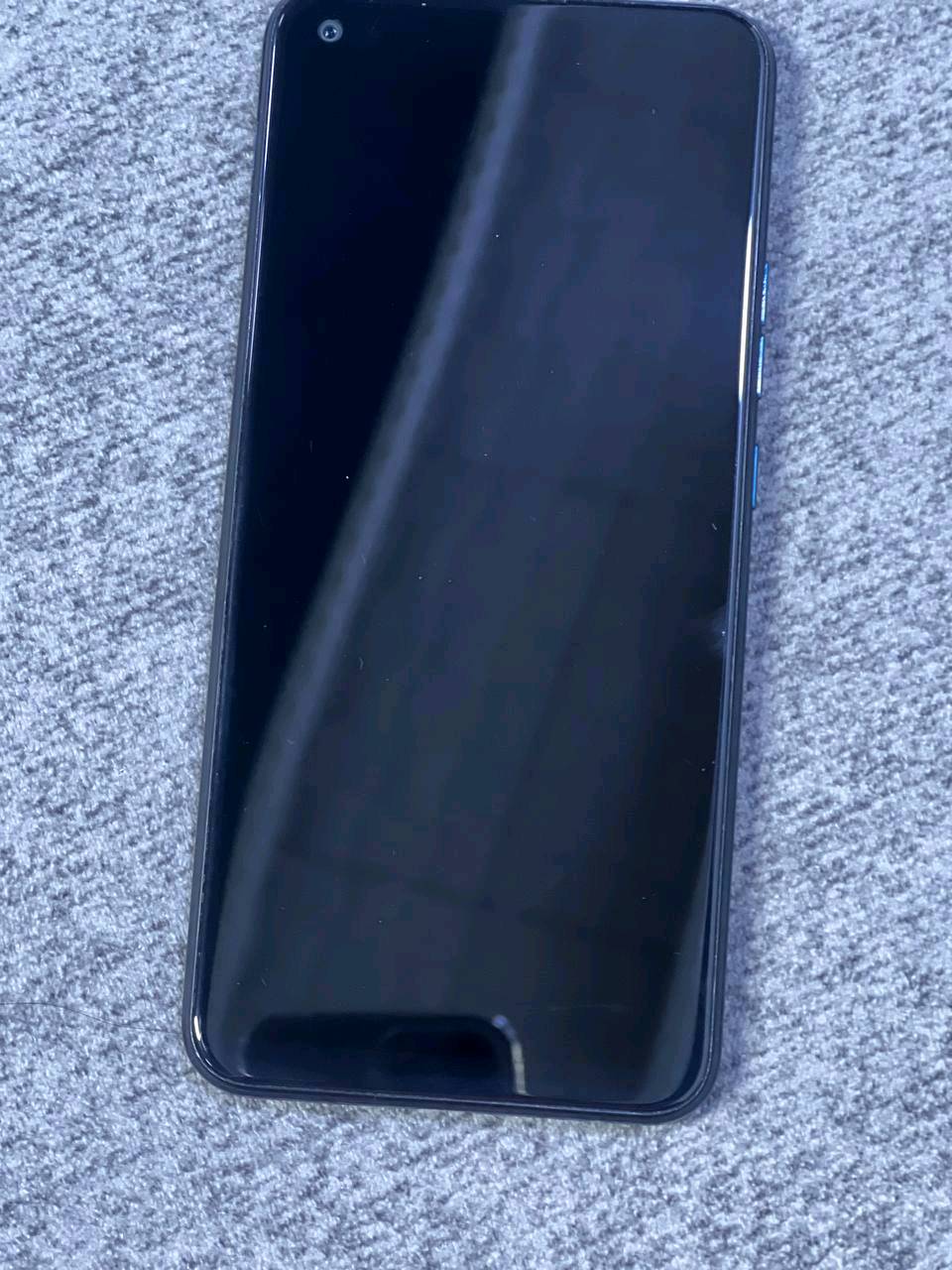 الموقع 
ناصريه مركز قرب الشارع الجامع الثقلي السعر 
150 الف وبي مجال
شنو سعة التخزين  
128G