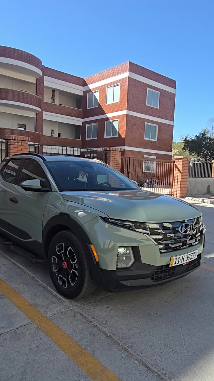 للبيع هيونداي_سانتاكروز  2024 (مواصفات XRT )
وارد امريكي ، رقم بغداد شبه مميز

فول فول موصفات 

سعة المحرك : 2.5 TURBO 

عدد الاسطوانات : 4

القوة الحصانية : 281 حصان نظام الدفع : كلي HTRAC

ناقل الحركة : اوتوماتيك 8 سرعات 

حادث السياره : صبغ بنيد فقط ، وبارد قليل جاملغ خلفي 

حاله الايرباك : فقط الاستيرن

المسافه المقطوعه : 33 الف كيلو 

#مواصفات

بصمة تشغيل عن بعد 

فتحة سقف

رادارات / رادار امامي /رادار جانبي /رادار خلفي

قيادة ذاتية

توقف ذاتي 

كشنات تدفه ‏

كشنات جلد                                              

كشنات كهرباء 

مري هيتر / رادار / كاميرا

دفع رباعي  نضام جبلي وثلجي وترابي اوتوهولد . 

ويل كروم 20 

صندوك كهرباء 

مسجل ناطق سستم سماعات BOSE

اواكس وبلوتوث و USB يعمل

مApple CarPlay / Android Auto

دخول ذكي نظام 

حاجب ليد

 / 3 مكان خزن

نقطه عمياء

مراة تعتيم

اشاراة بالمراياة الجانبيه                                   

فول تحكم ستيرن                                    

كير أوتو + عادي + شفتات ستيرن

اوتو بريك +بريك بصمة

لايتات 4 عدسات زينون

شاشة كبيره

داخل جلد 

نضام قيادة + سبورت + نورمل + سمارت

مثبت سرعة

تحديد مسار 

رادار الخطوط البيضاء 

شحن اللاسلكي

‏شاشة إلكترونية

الخريطة

‏AUTO HOLD

مصابيح خلفية LED

مصابيح ضباب LED 

السعر 230$ وبيه مجال 

مكان السياره ، بغداد ، حي العدل ، او شارع فلسطين 

للتوصل ***********
