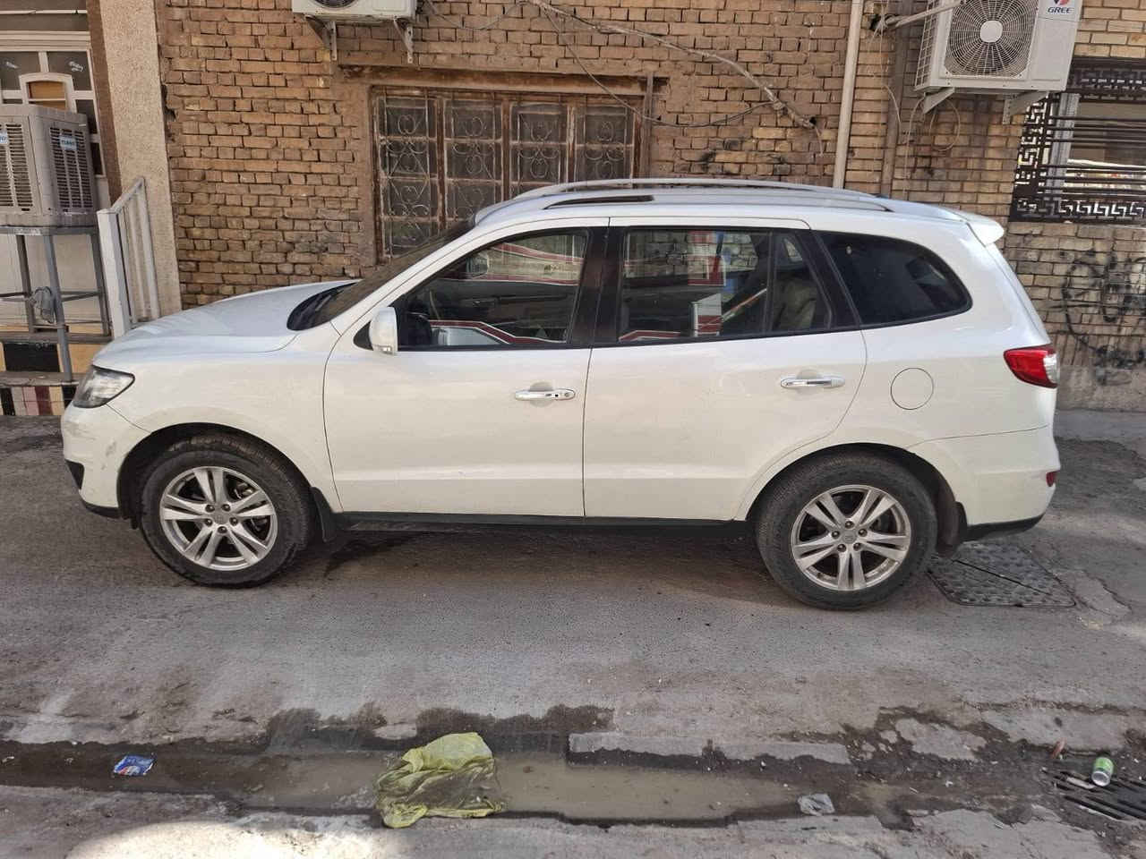 سنتافيا موديل ٢٠١١ 
ماشيه ٨٧٧٠٠
ضرر باب السائق وجزء من الباب الخلفي 
رقم بغداد ألماني 
فول مواصفات
الاتصال على *********** بغداد, العراق
