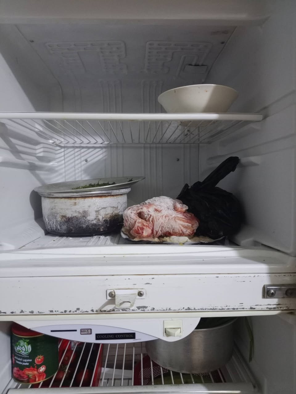 ثلاجه كونكورد حجم كبير مع مجمده تكمه شغالات مداخلات مصلح سعر 300 مع مجال بسيط 
تواصل ‏‪***********‬‏
