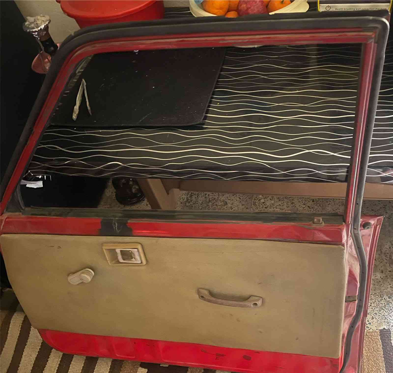 يوجد بابتين بلاديات مال كصه تيوتا موديل٨٥ بغداد كاملات من الداخل
