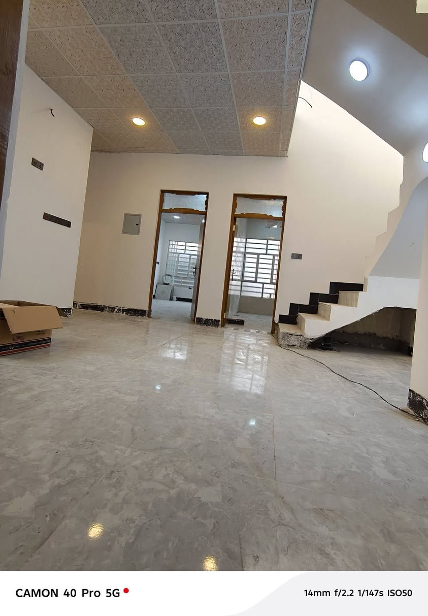 🏠 بيت للبيع
📐 المساحة: 150 متر
📍كوفه براكيه شارع المعمل
 قرب بانزين خانة ال عيسى 
يبعد 50 متر عن الشارع الرئيسي

🛏 غرفتين، صالة، مطبخ، استقبال
🚿 حمام داخلي + حمام خارجي
✨ سيراميك، تغليف، بورسلين الثقيل

 – الاتصال على رقم صاحب البيت
📱 ‏‪***********‬‏
