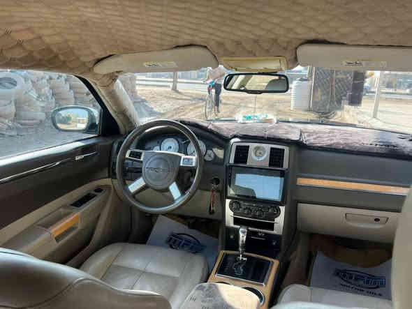 اوباما 2010لون احمر عنابي ابسمي تحويل مباشر مصبوغا عام للجمالية جاهزة تبريد تدفاسيارة حلوة ونظيفا داخل بيج ‭0776 367 4642‬السعر 115 وبيها مجال حك الجيا
