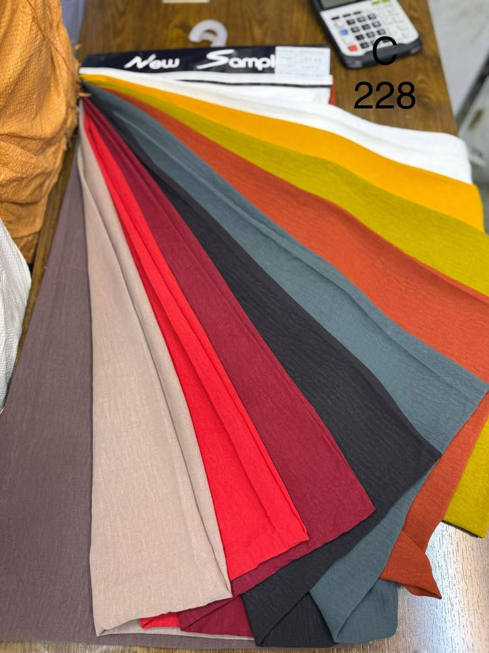 جديد لؤلؤة الغيث لتجارة الاقمشة
لنن😎
البيع جمله فقط
العنوان شورجه سوق الصفافير سوق المراديه
علي طعيمه
هاتف ***********
