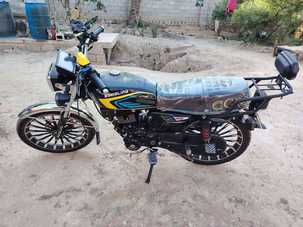 السلام عليكم
دراجه موديل 2026مابيها اي نقص من اوارق وكلشي 

السعر خاص .
