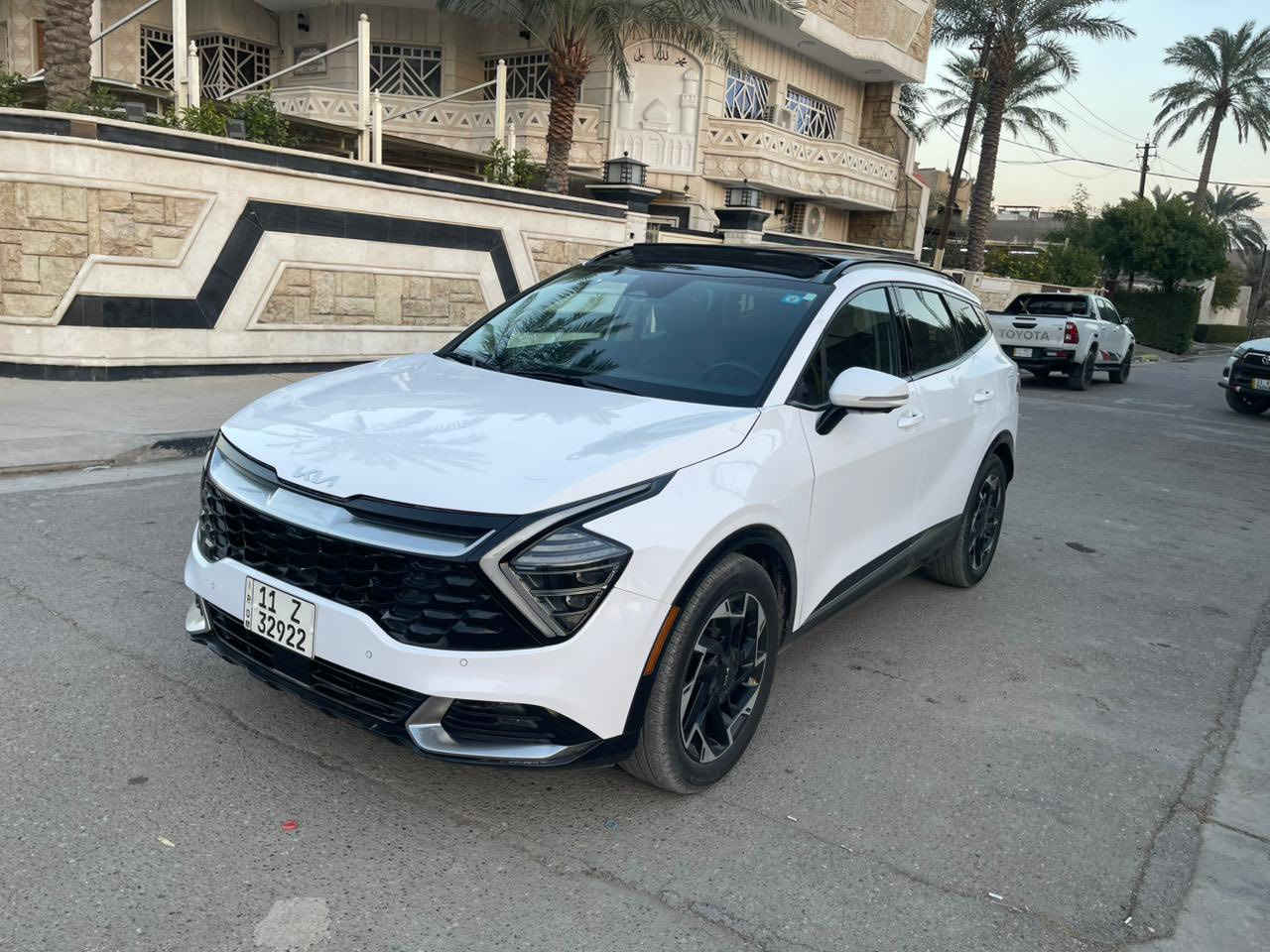 سبورتج 2023 وارد امريكي
فول مواصفات. للاخير  برستيج 
كامرات 360 
تدفئه تبريد  كشنات
جلد
بنورما
بصمه
تدفئه ستيرن
شاشه
رادار 
تشغيل عن بعد
خزن ميموري
السياره فول للاخير كامله بدون اي نقوصات
بدون تبديل لبيل واحد
بيه شبر بالنيد وشبر بالجاملغ فقط صبغ 
اما البقيه مكفول كفاله عامه من كلشي
سياره جداً جديده
ماشيه 17 الف فقط
السعر 228 وبيه مجال
بأسمي تحويل ثاني يوم
***********
