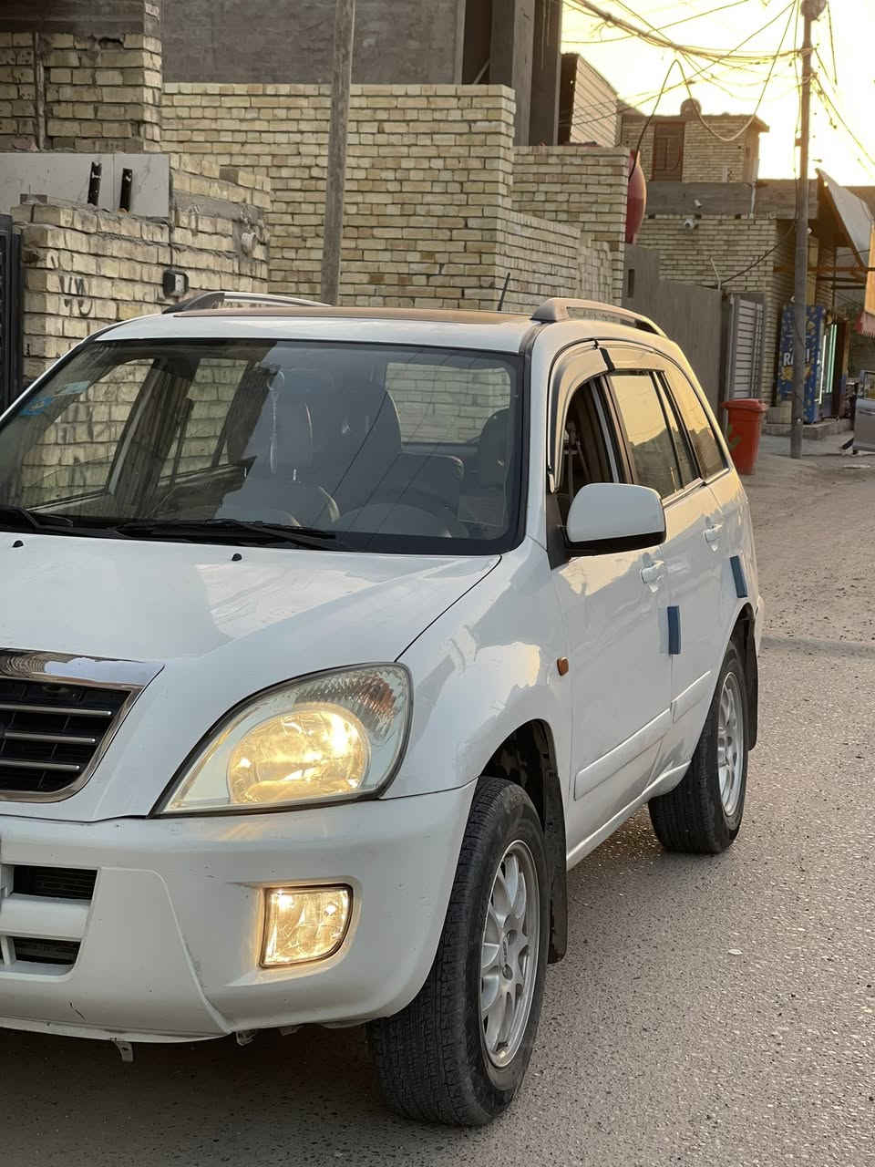 السلام عليكم ...
شيري تيكَو ٢٠١٢
.كير ميكانيكي مكفول ومحرك كذلك
.السيارة حلوة وكشرهة كلش نضيف مثل مموضح بالصور 
.تبريد ثلج شغال وتدفئة كشنات
.تحكم مري كهرباء ،شاشة ،كامرة
.حدادية جاهزة مابيهة نقص
.السعر65$
.المكان بغداد الدورة /السيدية
.للاستفسار  ***********
