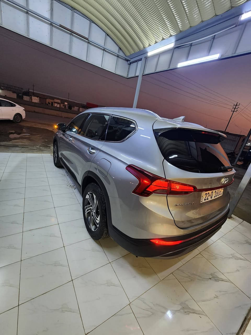 سلام عليكم مكلف بلنشر بيع مستعجل اي استفسار الاتصال بلرقم مال صاحبه جوه 
 هيونداي سنتافي ٢٠٢٣ وارد امريكي
حادثه حافه بنيد ودعاميه وبيه بارد قليل بلجاملغ سايق فقط بدون اي دواخل وبدون ايرباك وصور حادث بلمنشور 
 مواصفاته ماشيه 59 مايل
بصمة تشغيل +ابواب وتشغيل عن بعد 
محرك ٤ سلندر ٢٥٠٠GDI تنفس طبيعي 
5 راكب 
تبريد قطعتين كشن كهربائي سايق اشاير بلمري شفتات بالاستيرن مودات قياده جنطه كهرباء تدفئه بلكشن كامره دواره شاشه كبيره تحكم استيرن جهتين
جنطه كهرباء وباقي مواصفات معروفه
 رقم اربيل الدولي تحويل مباشر
 مكاني بغداد قرب علوه الرشيد يم القوس 
اي استفسار _ ***********
    ***********
