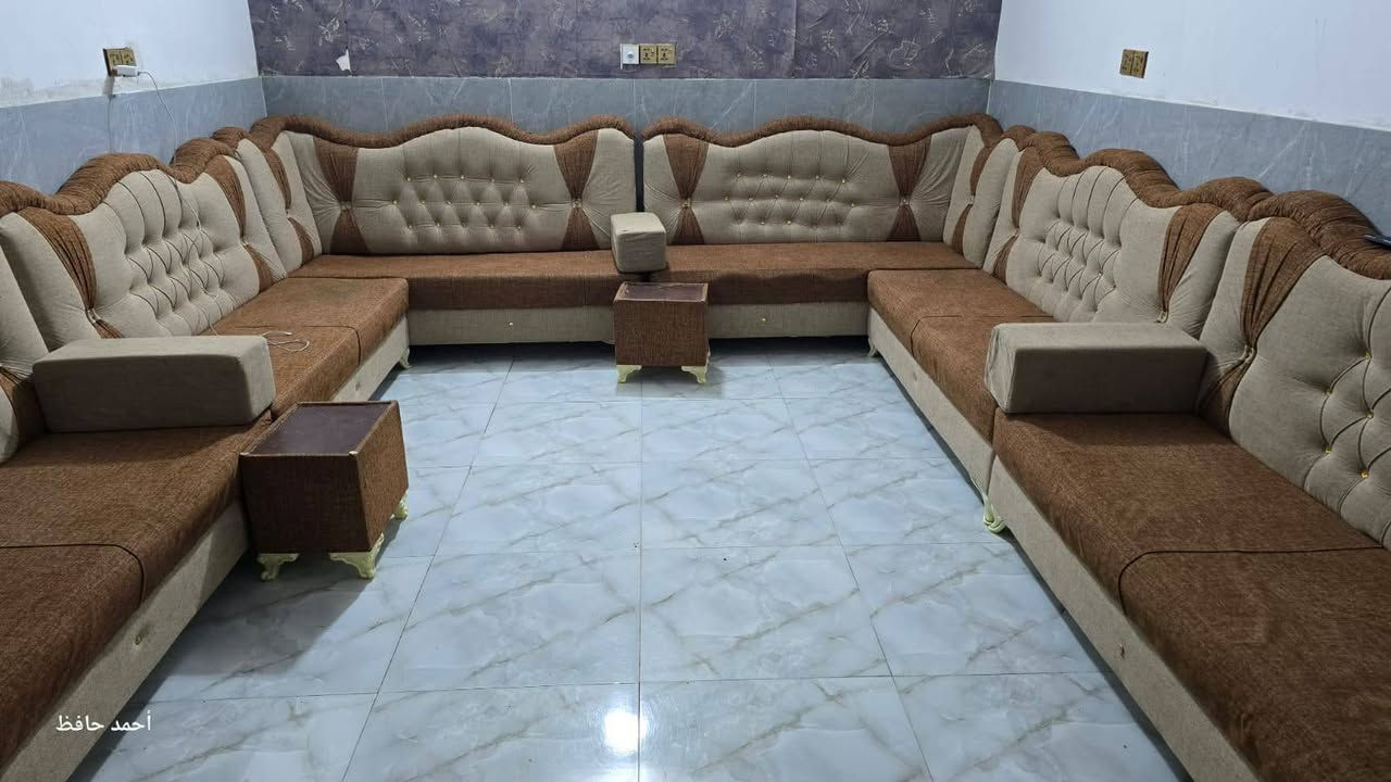 سلام عليكم
غنفات تفصال 15 متر وياه 7 طبلات وربع تكيات 
مكاني ناصريه حي لفداه سعر 750 بي مجال قليل 
***********
