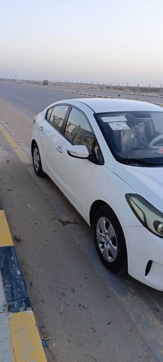 سلام عليكم كيه سيراتو موديل 2017 خليجيه مكفوله عدا بارد بلجملغ أمامي محرك 1600دوش دكشن عالي أشاير بلمري بسم شركه شاهو أبيع صافي السعر 130 وبيه مجال بصيط رقم ***********
