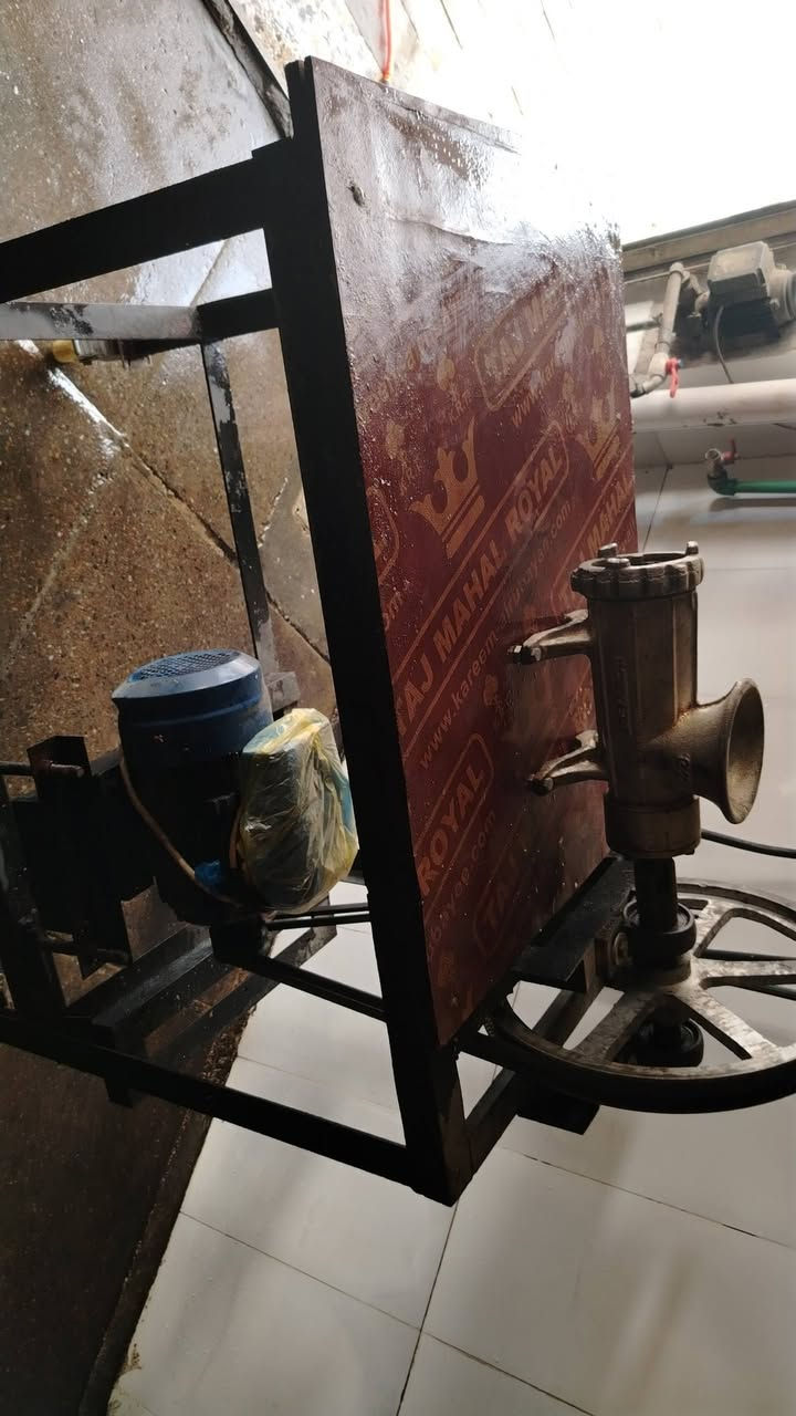 اسلام عليكم مثرامه حجم ٣٢ شغاله ماطور ٢ حصان بغداد مدينه الصدر للاستفسار *********** سعرهه ٢٠٠
